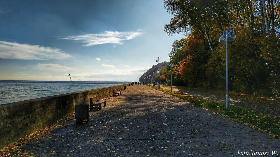 Do Gdyni powoli zagląda jesień (fot. Janusz Wiśniewski, zdjęcie z naszej facebookowej grupy Gdynia w obiektywie)