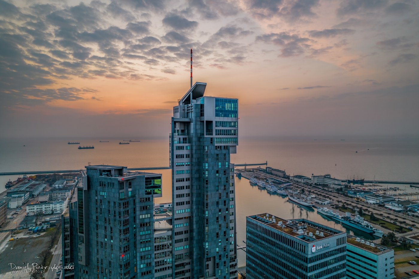 Wieże Sea Towers zostały wybrane przez mieszkańców na współczesną ikonę Gdyni. Fot. Daniel Pietrzykowski / Gdynia w obiektywie