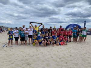 Turniej 1 v 1 w rugby na plaży za nami