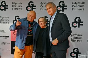 Od prawej: aktor Olgierd Łukaszewicz, reżyserka Agnieszka Holland i plakacista Andrzej Pągowski w Gdyńskim Centrum Filmowym 