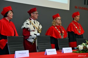 Senat Wyższej Szkoły Administracji i Biznesu podczas inauguracji roku akademickiego