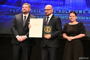 Od lewej:  Przewodniczący Tadeusz Szemiot, Wieńczysław Szwindowski, Zastępca Dyrektora Regionu Północnego PKP Polskie Linie Kolejowe S.A i Prezydent Aleksandra Kosiorek / fot. Michał Puszczewicz