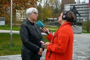 Joanna Zielińska - przewodnicząca Rady Miasta Gdyni podczas rozmowy z reporterką Radia Gdańsk Magdaleną Manasterską