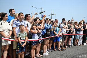 Tłum ludzi na święcie Marynarki Wojennej