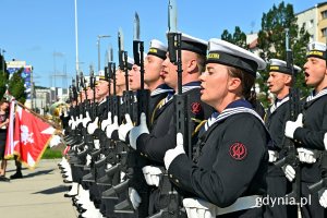 Kompania Reprezentacyjna Marynarki Wojennej podczas uroczystości z okazji 80. rocznicy wybuchu powstania warszawskiego