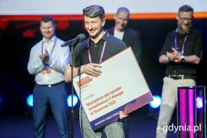 Dariusz Walatek z Ringier Axel Springer Tech - zdobywca nagrody publiczności i tytułu Rising Star 