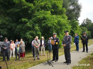 Odsłonięcie tablicy i nadanie nazwy ulicy (fot. Małgorzata Kliszewska)