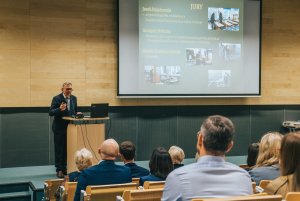 Dyrektor na podium