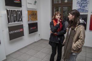 Wernisaż biennale w Galerii Debiut. Uczestnicy i plakaty