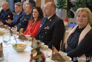 Na zdjęciu m.in.: Teresa Bysewska, radna Gdyni, Dorota Arciszewska-Mielewczyk, posłanka, Michał Kowalski, poseł (fot. Magdalena Starnawska)