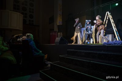 Ubiegłoroczną edycję „Kurtyny” otworzył spektakl „Psiakość” w wykonaniu Teatru Komedii Valldal // fot. Przemysław Kozłowski