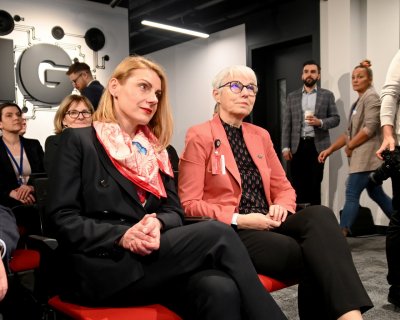 Gala finałowa III edycji projektu Girls Do Engineering. Na zdjęciu: Aleksandra Mendryk, skarbnik Gdyni oraz przewodnicząca Rady Miasta Gdyni Joanna Zielińska. Fot. Zygmunt Gołąb 