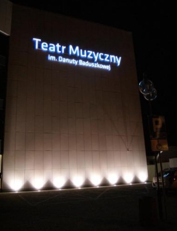 Nowy szyld Teatru Muzycznego