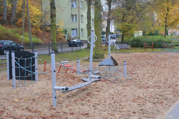 Przetarg na dostawę urządzeń do ćwiczeń przy ul. Nagietkowej