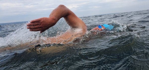 Piotr Biankowski przepłynął Loch Ness