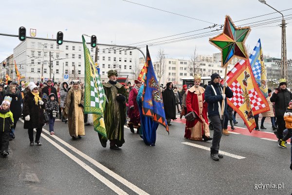 „Kłaniajcie się królowie