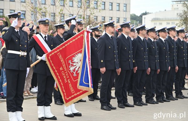 „Gaudeamus igitur” rozbrzmiało z „Daru Młodzieży”