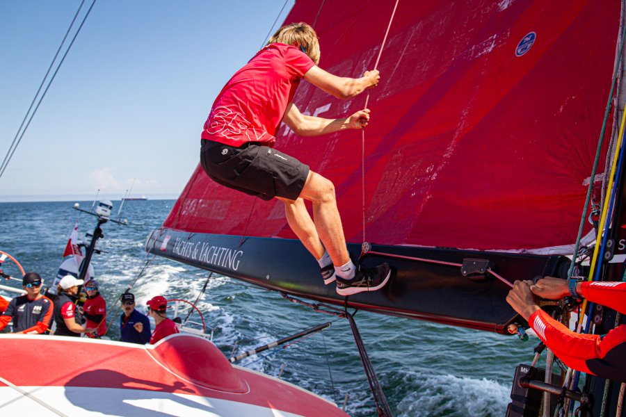 SZałoga jachtu VO65 Sailing Poland. Fot. Przemysław Kozłowski