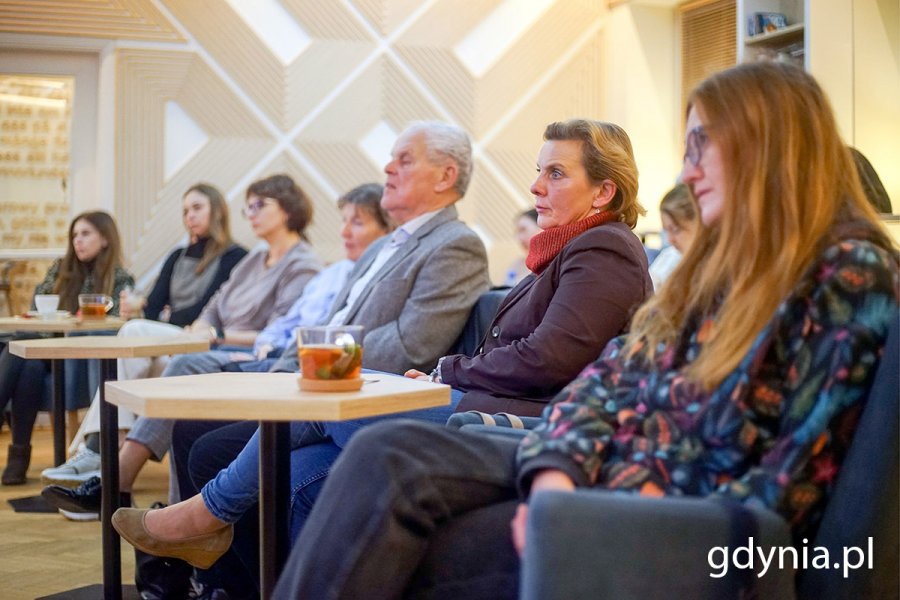 "Konsulat Kobiet" w gdyńskim Konsulacie Kultury. Uczestnicy spotkania. Fot. Mirosław Pieślak