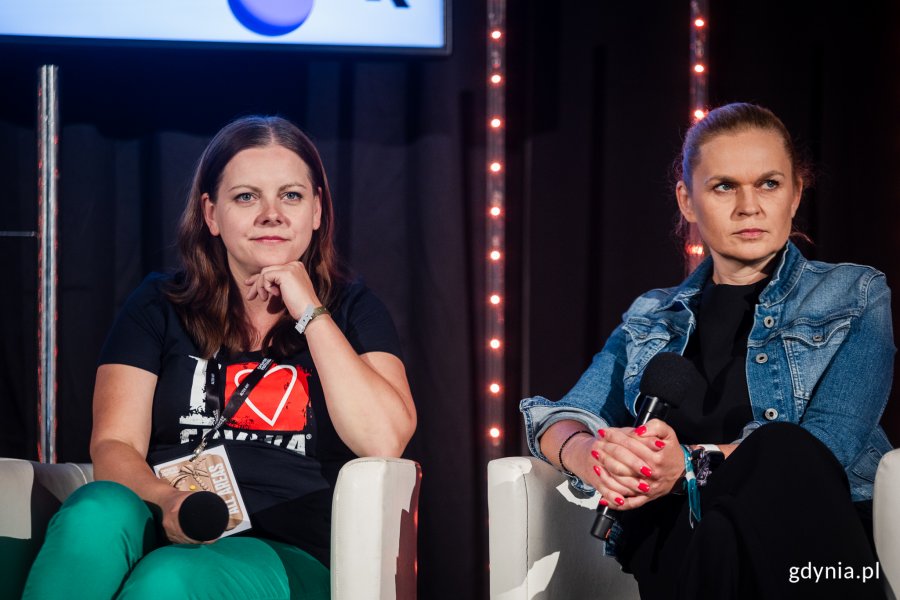 Na zdjęciu (od lewej): Aleksandra Kosiorek, prezydent Gdyni, Barbara Nowacka, ministra edukacji (fot. Karol Stańczak)