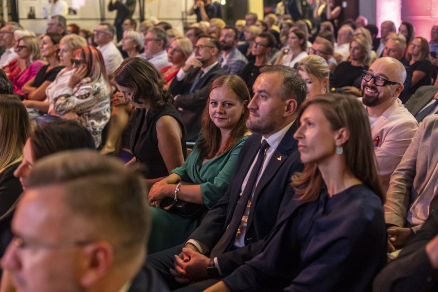 Na gali pojawili się Aleksandra Kosiorek, prezydent Gdyni, Tomasz Augustyniak, wiceprezydent Gdyni (fot. Piotr Wittman // gdansk.pl)