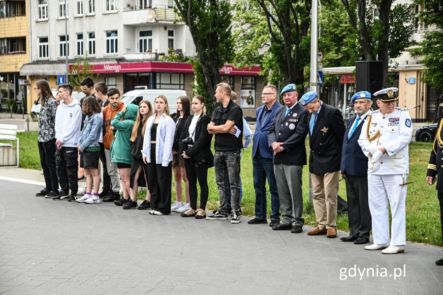 Gdynianie oddali hołd weteranom i uczestnikom misji ONZ w dniu ich święta, fot. Michał Sałata