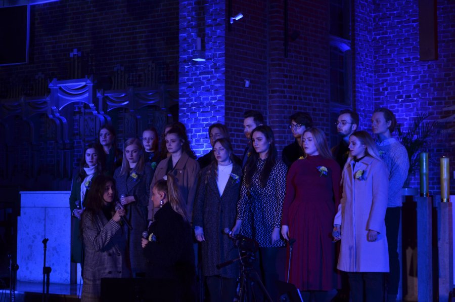 Studenci Studium Wokalno-Aktorskiego podczas koncertu u franciszkanów // fot. Mikołaj Pancerz