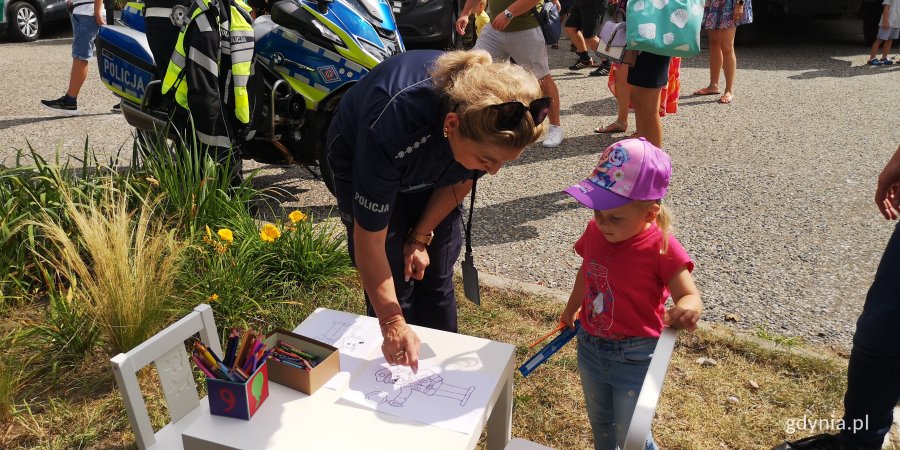 Piknik rekrutacyjny - mundurowi zachęcają do służby (fot. Małgorzata Kaliszewska)