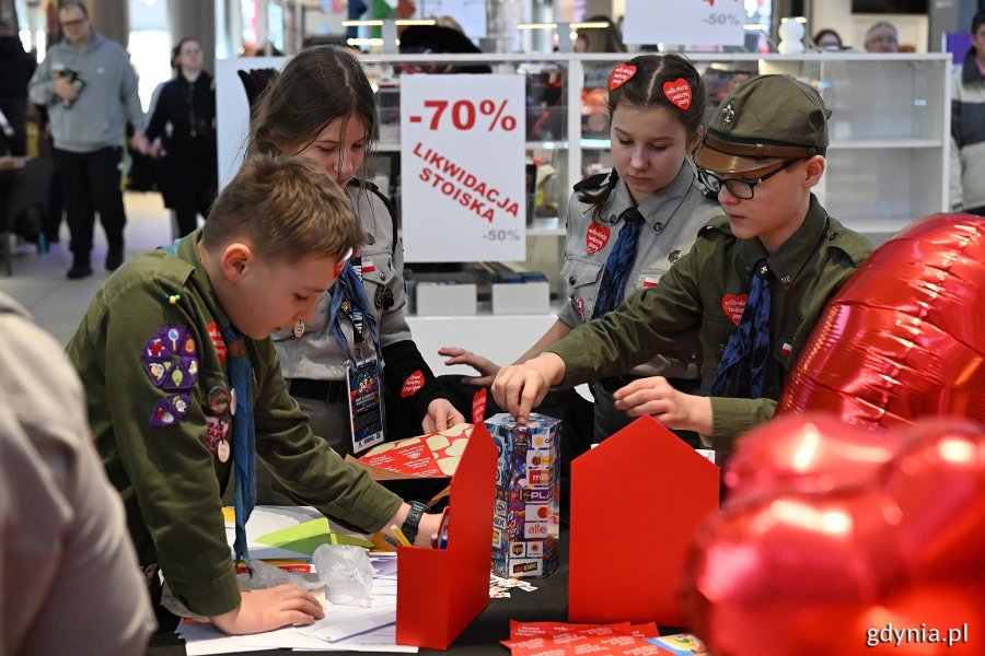 Harcerze Związku Harcerstwa Polskiego podczas finału WOŚP (fot. M.Puszczewicz)