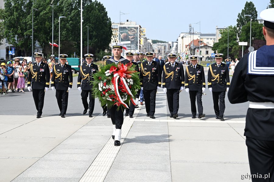 Uroczystości przy pomniku Polski Morskiej 