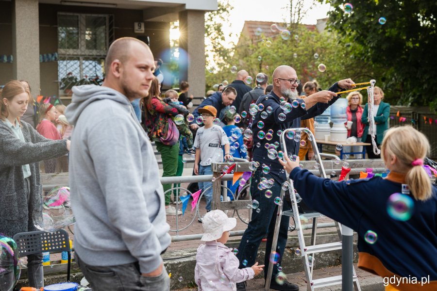 Jedną z atrakcji festynu sąsiedzkiego były bańki