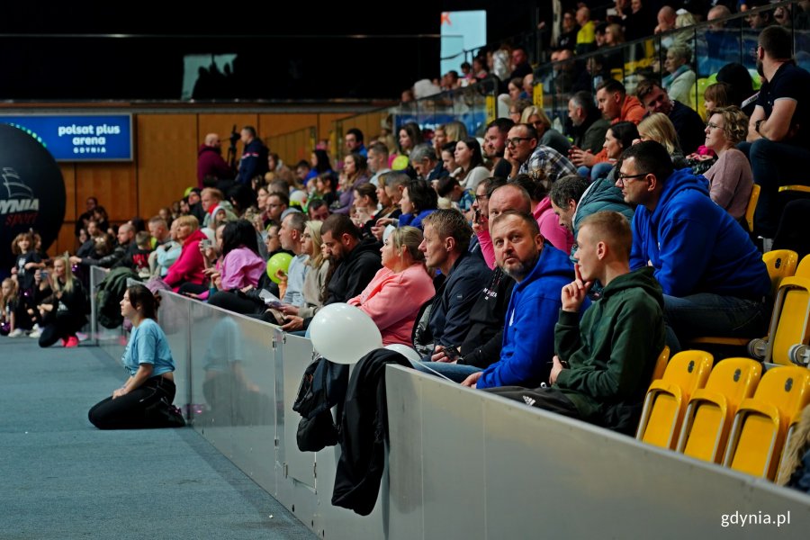 Kibice zgromadzeni na trybunach Polsat Plus Areny Gdynia 