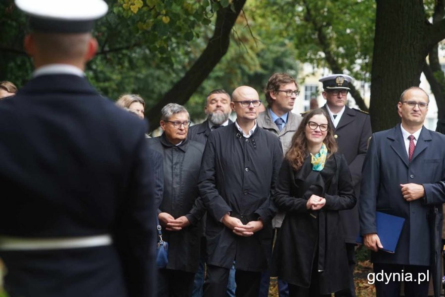 Przedstawiciele władz z Pomorza w tym wiceprezydent Gdyni Bartłomiej Austen oraz wicewojewoda pomorski Emil Rojek (fot. Mirosłąw Pieślak)(fot. Mirosław Pieślak)