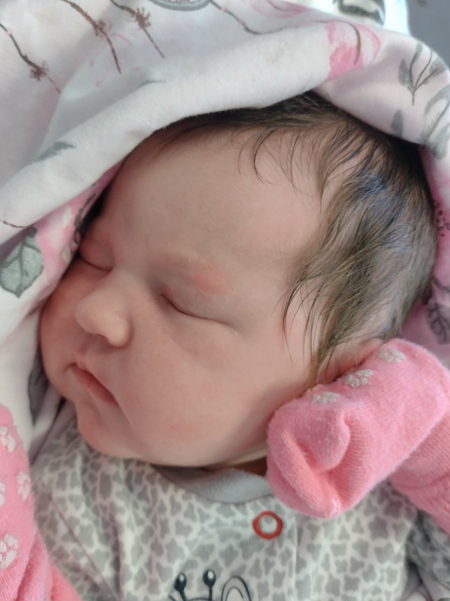 Adrianna, 57 cm, 4130 g, 18.07.23