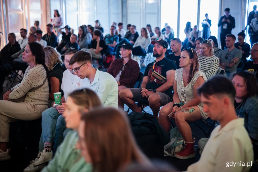 Uczestnicy Open'era podczas panelu let's talk (fot. Karol Stańczak)