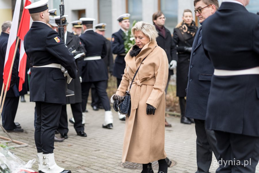 Kwiaty złożyła m.in. konsul generalna Republiki Federalnej Niemiec w Gdańsku Cornelia Pieper