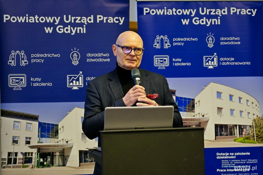 Wojciech Kodłubański – przewodniczący Powiatowej Rady Rynku Pracy podczas spotkania z okazji Dnia Pracownika Publicznych Służb Zatrudnienia