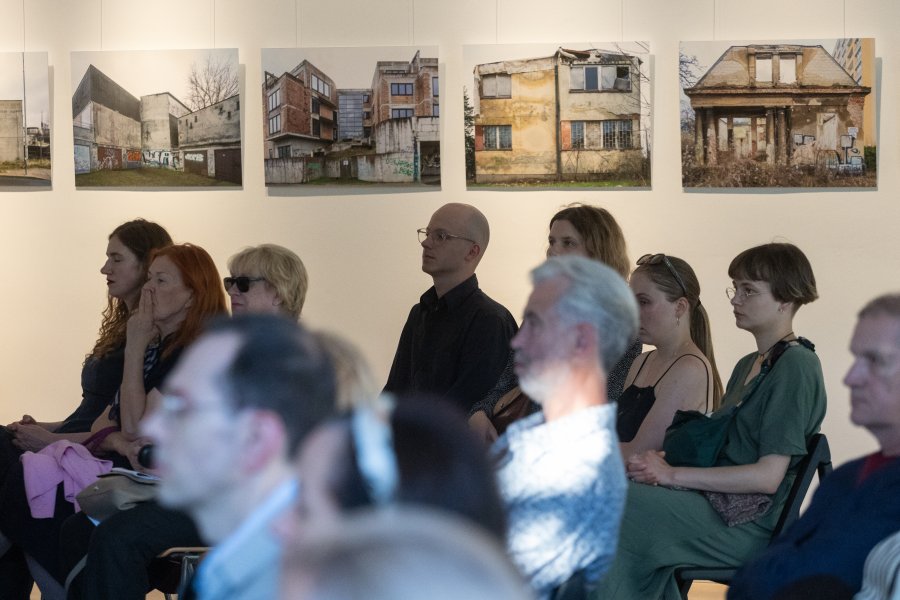 Publiczność zgromadzona w Muzeum Miasta Gdyni podczas koncertu w ramach festiwalu Gdynia Classica Nova