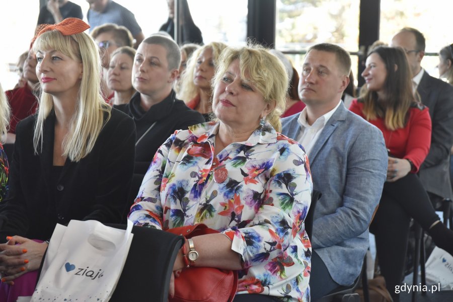 W Gdyni odbył się niezwykły pokaz mody  - gala "Ladies in Red" pod hasłem "Onkokobieta" // fot. Magdalena Czernek