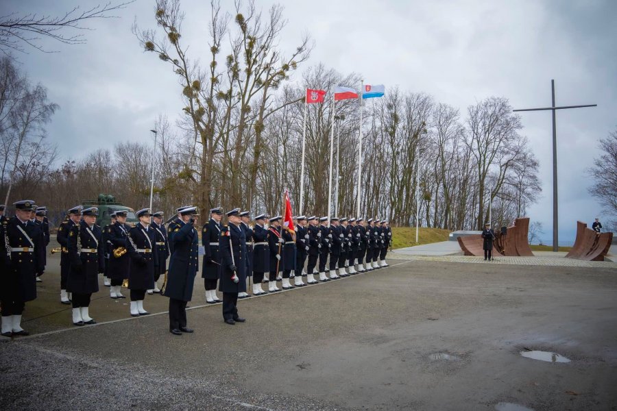 Uroczystości przy Kwaterze Pamięci na cmentarzu Marynarki Wojennej