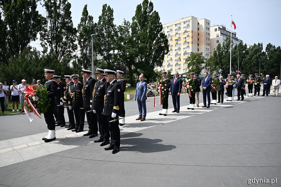 Uroczystości przy pomniku Polski Morskiej 