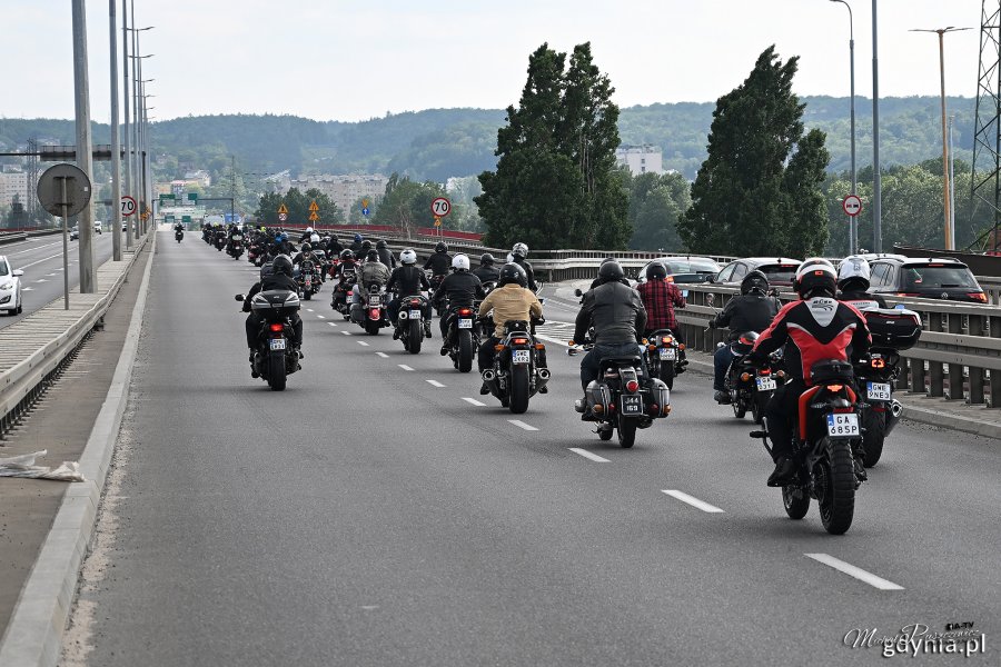 Motocykliści na Estakadzie Kwiatkowskiego (fot. Michał Puszczewicz)