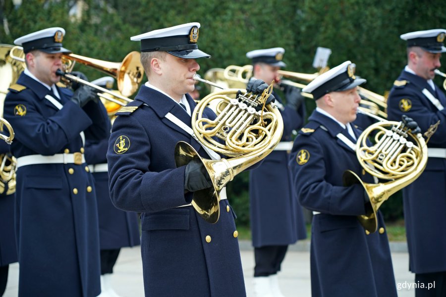 Orkiestra Reprezentacyjna Marynarki Wojennej podczas uroczystości 26. rocznicy wstąpienia Polski do NATO 