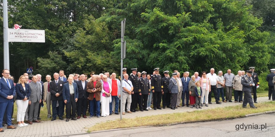 Odsłonięcie tablicy i nadanie nazwy ulicy (fot. Małgorzata Kliszewska)