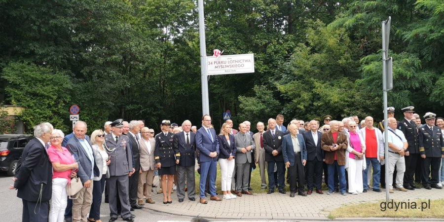 Odsłonięcie tablicy i nadanie nazwy ulicy (fot. Małgorzata Kliszewska)