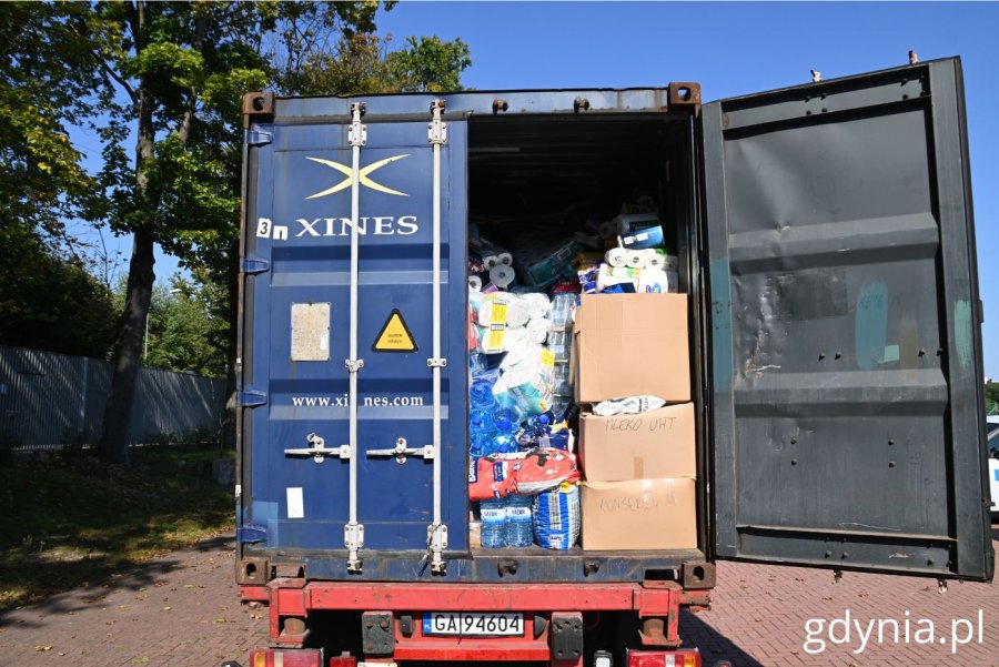 Ponad 30 ton darów dotrze do powodzian (fot. Magdalena Starnawska)