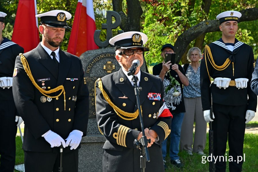 kpt. w st. sp. Tomasz Kuplicki - wiceprezes okręgu pomorskiego Światowego Związku Żołnierzy Armii Krajowej podczas uroczystości z okazji 80. rocznicy wybuchu powstania warszawskiego 