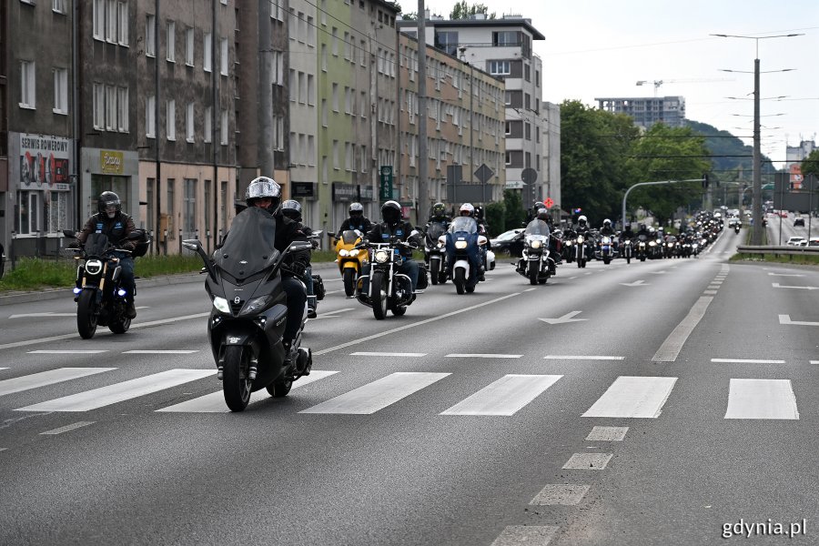 Motocykliści na ulicy Morskiej (fot. Michał Puszczewicz)