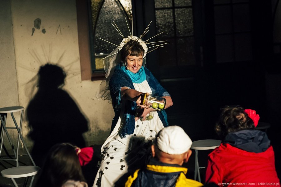 Zdjęcie z prezentacji spektaklu „Rodzanice” na festiwalu „Pociąg do miasta” // fot. Krzysztof Winciorek