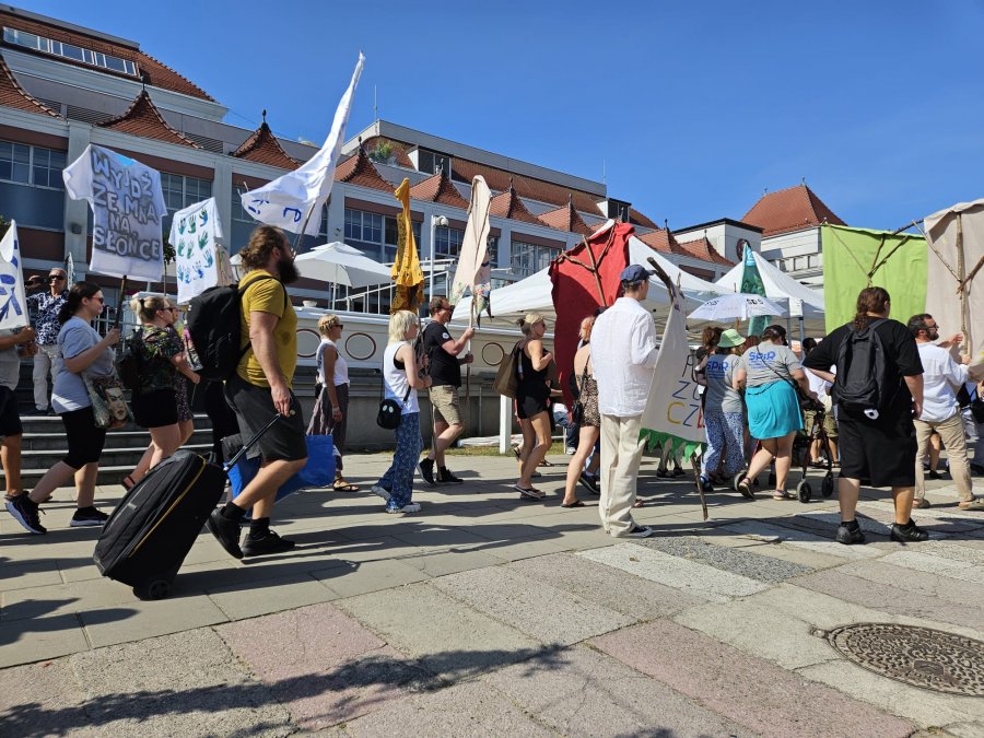 Marsz zakończył się na skwerze Kuracyjnym w Sopocie (fot. Anna Kaczmarek)